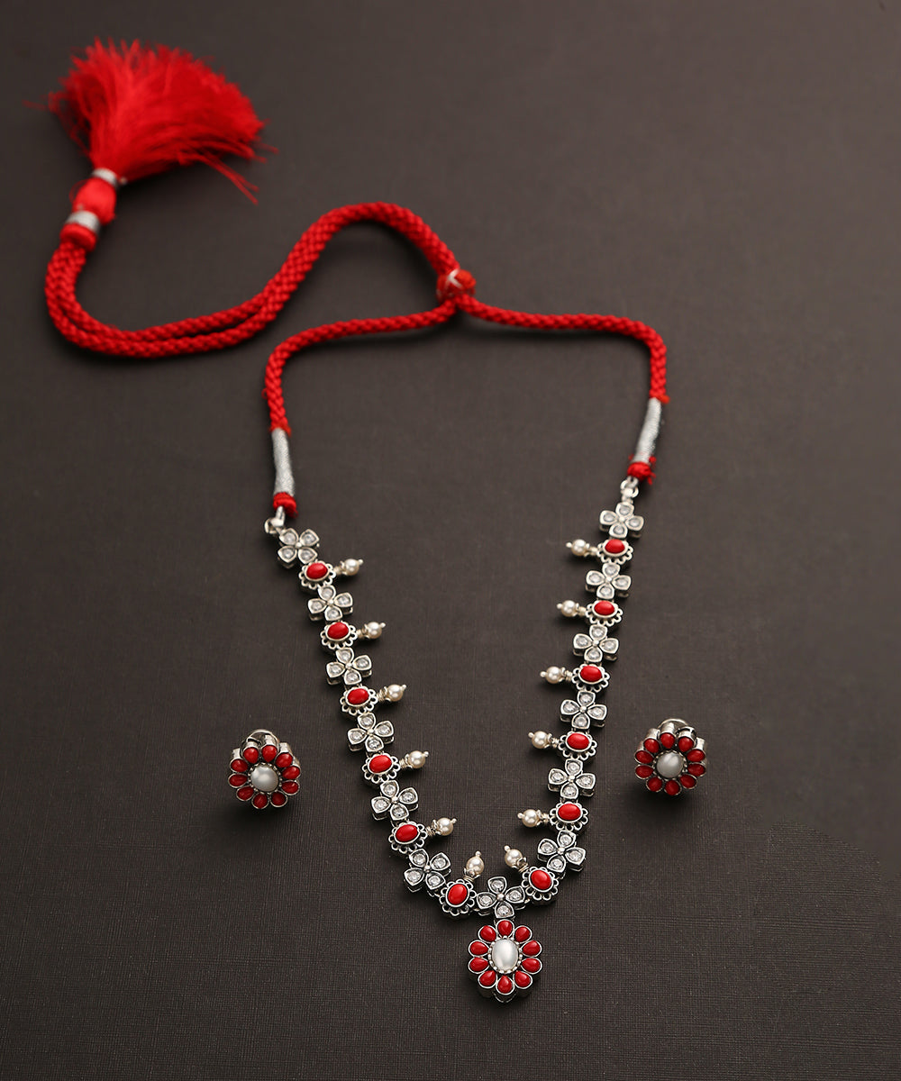 Kaveri_Handcrafted_Red_Oxidised_Pure_Silver_Necklace_Set_WeaverStory_02