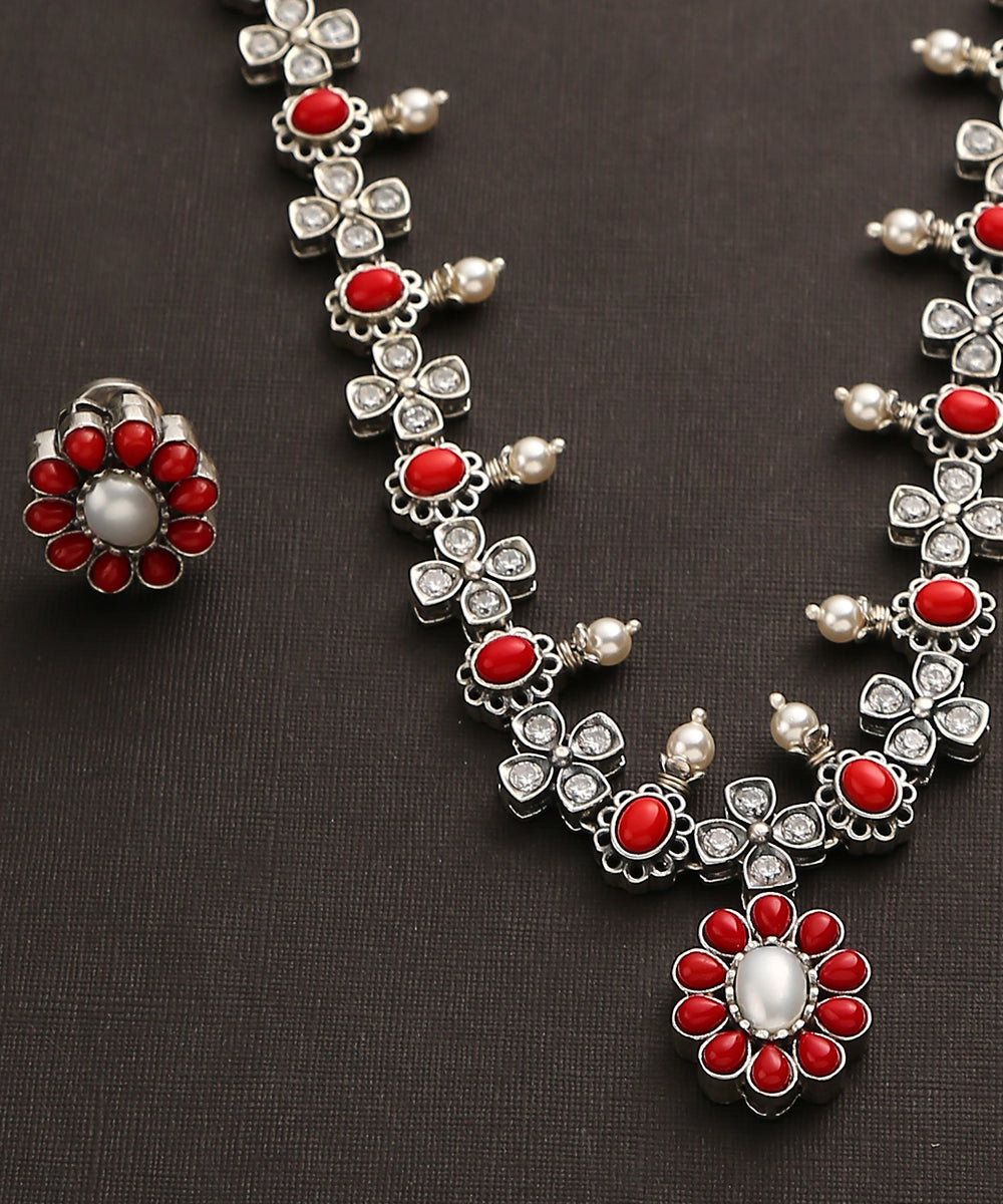 Kaveri_Handcrafted_Red_Oxidised_Pure_Silver_Necklace_Set_WeaverStory_03