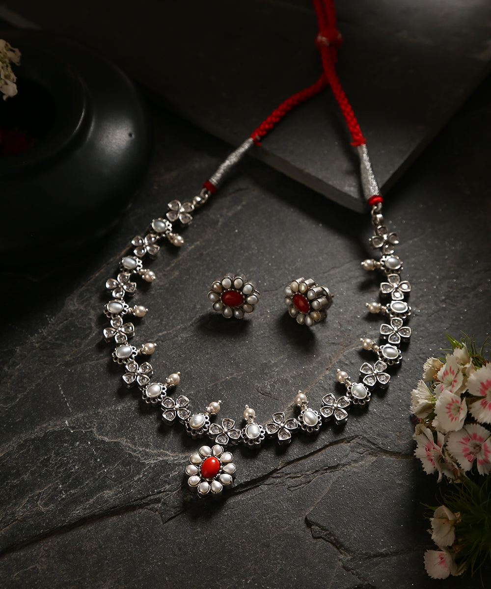 Zahira_Handcrafted_Oxidised_Pure_Silver_Red_Necklace_Set_With_Pearls_WeaverStory_01