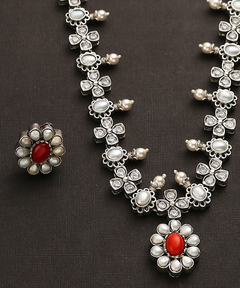 Zahira_Handcrafted_Oxidised_Pure_Silver_Red_Necklace_Set_With_Pearls_WeaverStory_03