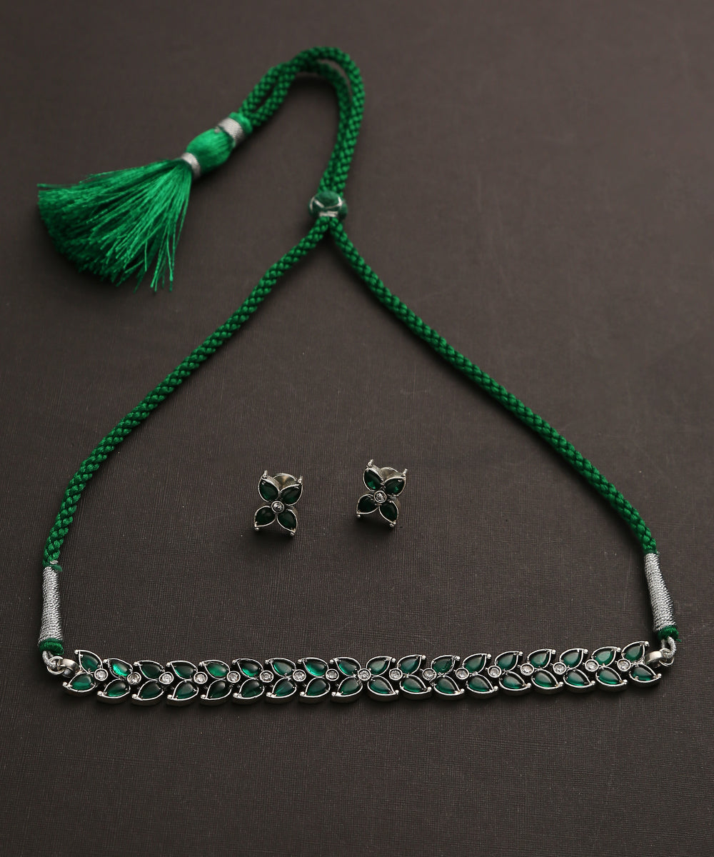 Varenya_Handcrafted_Green_Oxidised_Pure_Silver_Necklace_Set_WeaverStory_02