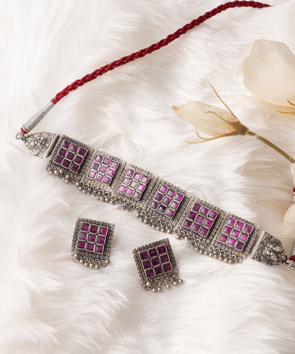 Hafsa_Necklace_With_Pink_Stones_Handcrafted_in_Oxidised_Pure_Silver_WeaverStory_01