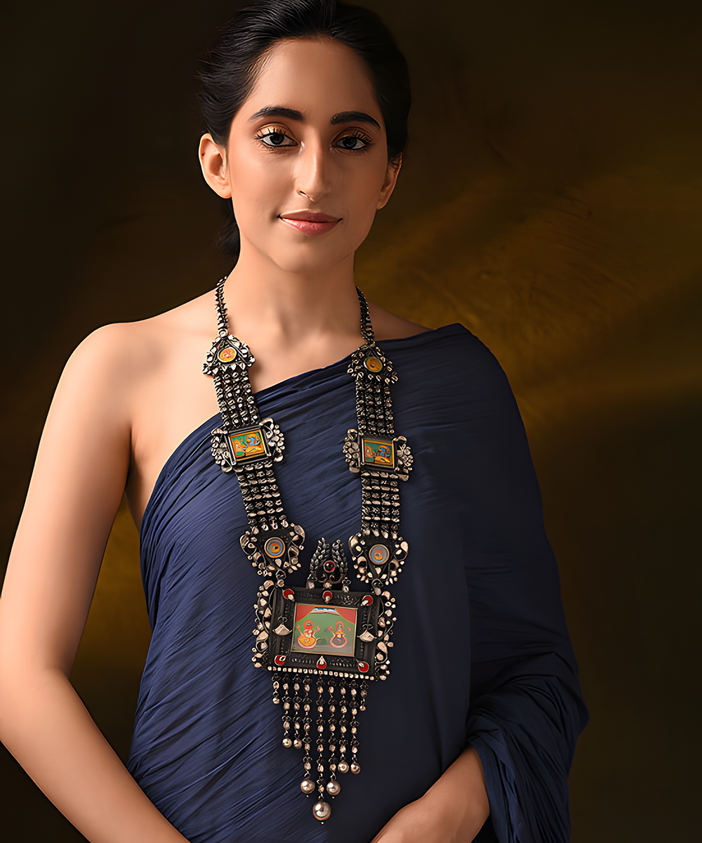 Deepti_Handpainted_Tribal_Pure_Silver_Necklace_WeaverStory_01