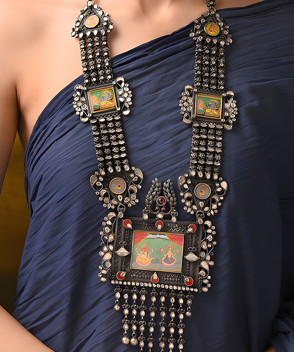 Deepti_Handpainted_Tribal_Pure_Silver_Necklace_WeaverStory_02