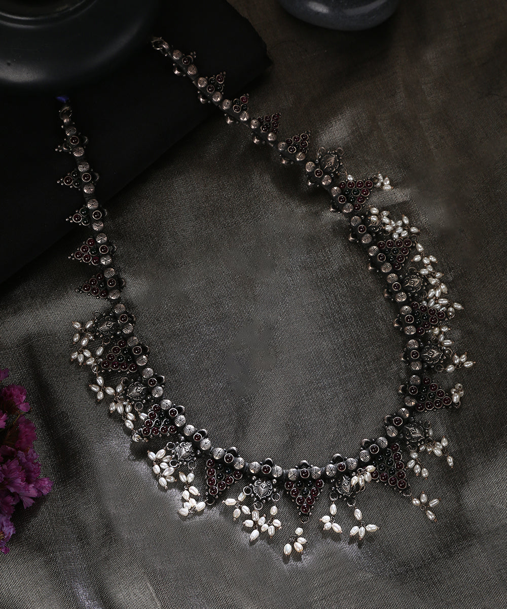 Ghazal_Handcrafted_Dual_Tone_Oxidised_Pure_Silver_Tribal_Necklace_WeaverStory_01