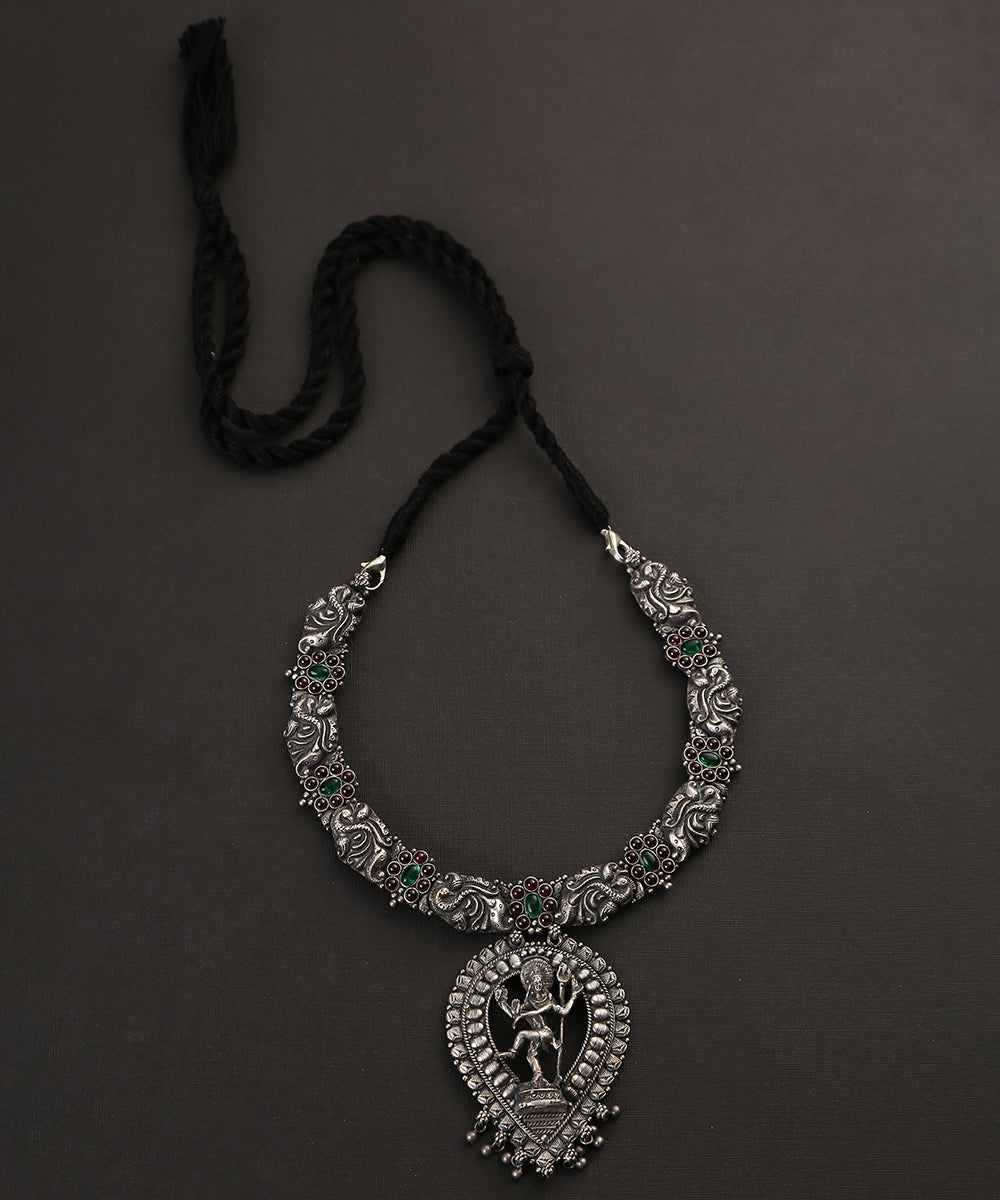 Rawiya_Handcrafted_Oxidised_Pure_Silver_Tribal_Necklace_WeaverStory_02