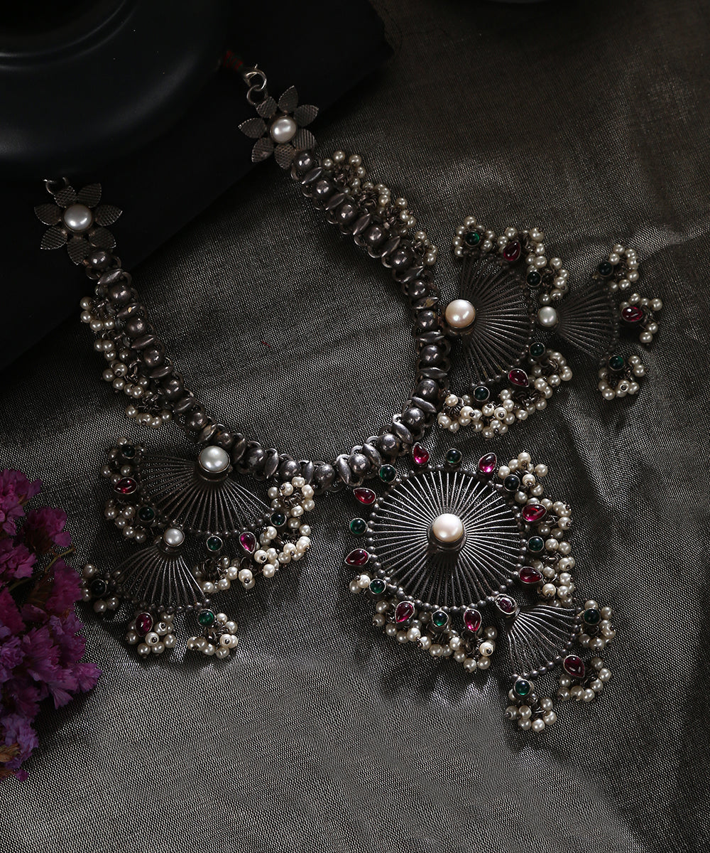 Asma_Handcrafted_Red_Green_Tribal_Oxidised_Pure_Silver_Necklace_With_Pearls_WeaverStory_01