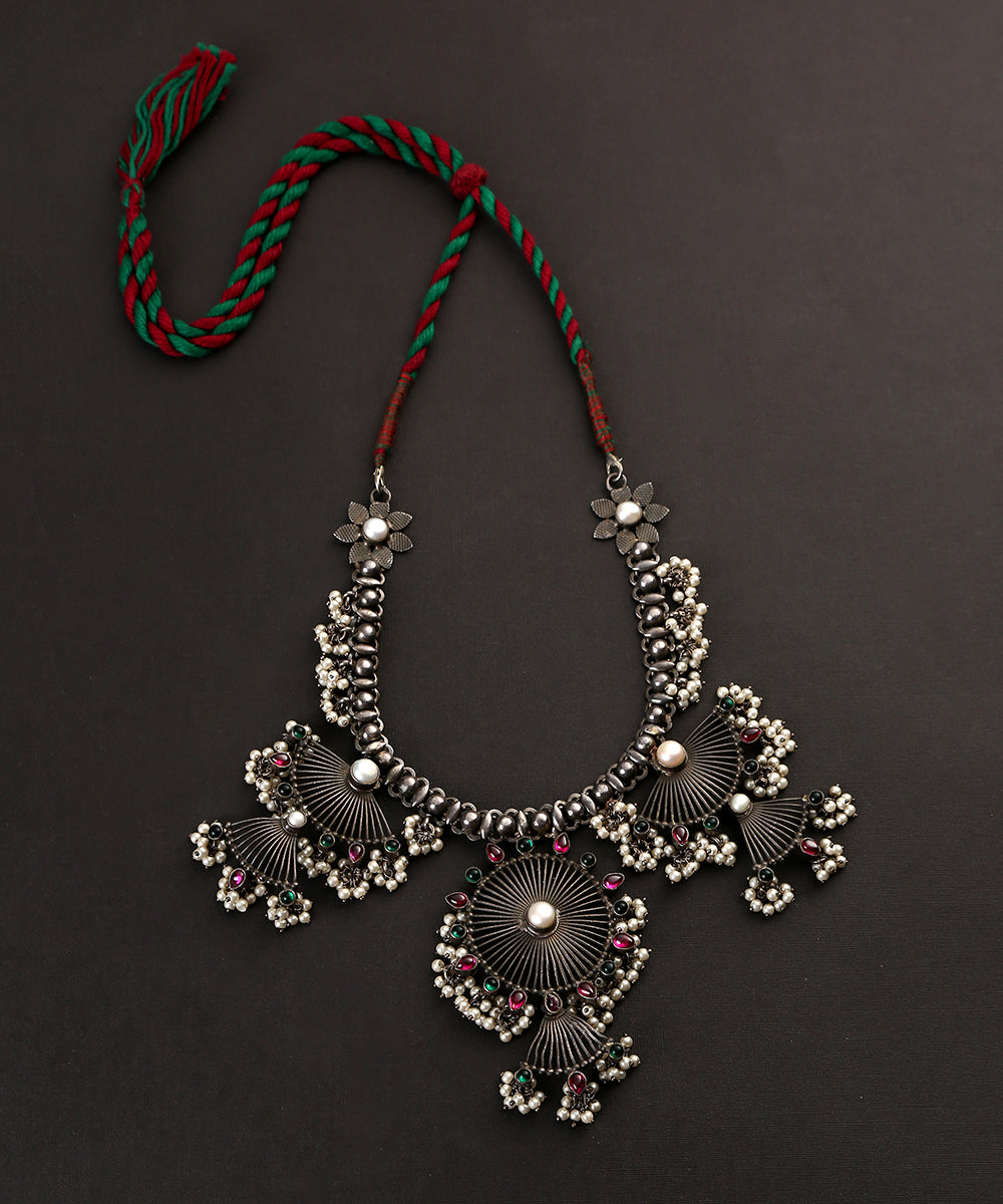 Asma_Handcrafted_Red_Green_Tribal_Oxidised_Pure_Silver_Necklace_With_Pearls_WeaverStory_02