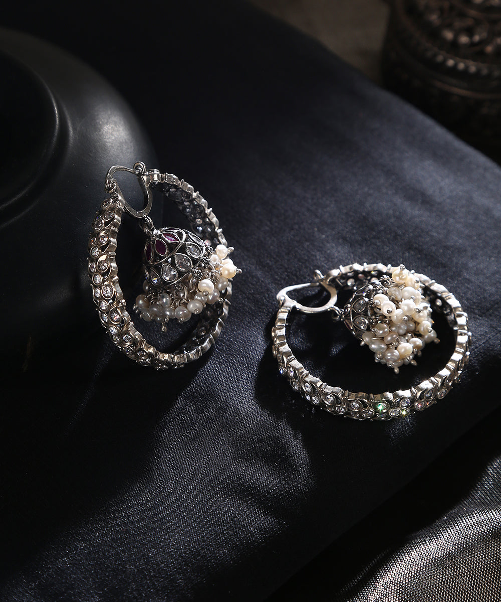 Safoora_Red_Oxidised_Pure_Silver_Earrings_With_Kundan_WeaverStory_01