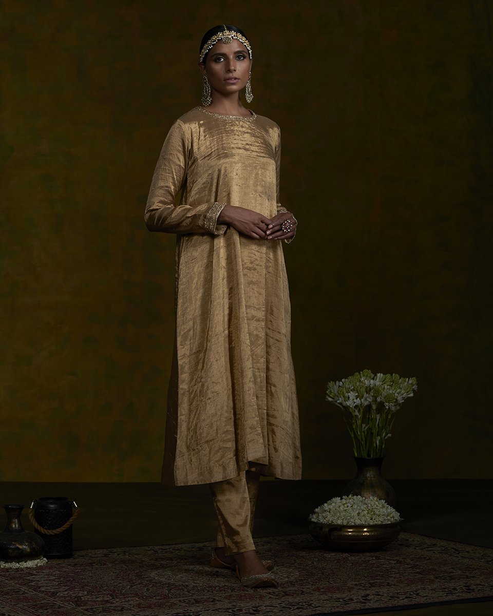 Gold_Chanderi_Silk_Tissue_Suit_with_Zardozi_Embroidery_and_Oraganza_Hand_Embroidered_Dupatta_WeaverStory_03