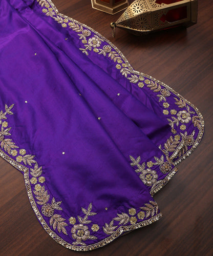 Handloom_Purple_Pure_Katan_Silk_Hand_Embroidered_Scalloped_Dupatta_WeaverStory_01