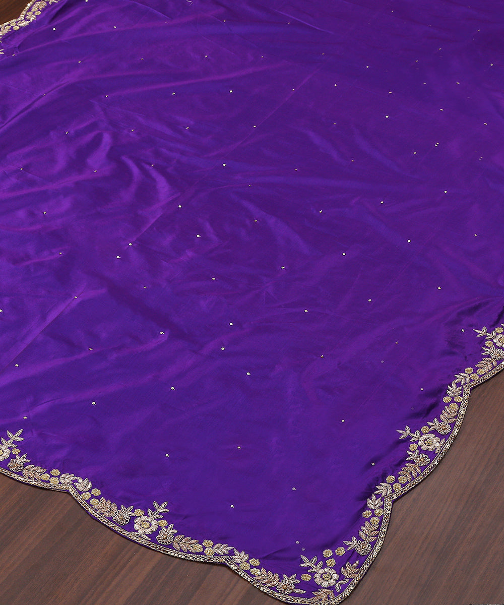 Handloom_Purple_Pure_Katan_Silk_Hand_Embroidered_Scalloped_Dupatta_WeaverStory_03