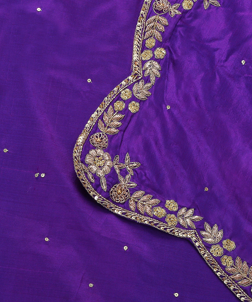 Handloom_Purple_Pure_Katan_Silk_Hand_Embroidered_Scalloped_Dupatta_WeaverStory_04