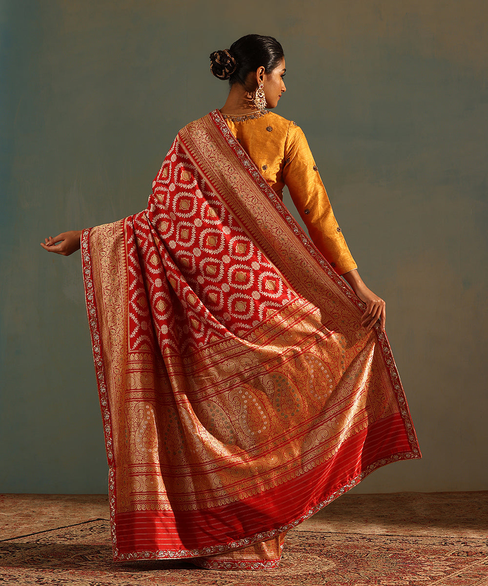 Handloom_Red_Pure_Silk_Banarasi_Saree_With_Zadozi_Embroidery_WeaverStory_03