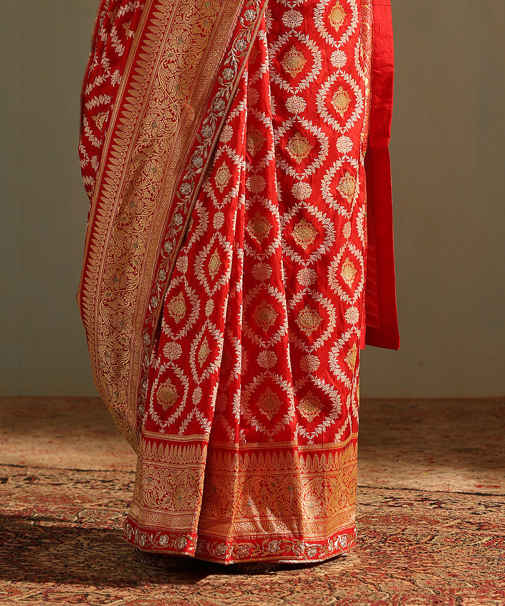 Handloom_Red_Pure_Silk_Banarasi_Saree_With_Zadozi_Embroidery_WeaverStory_04