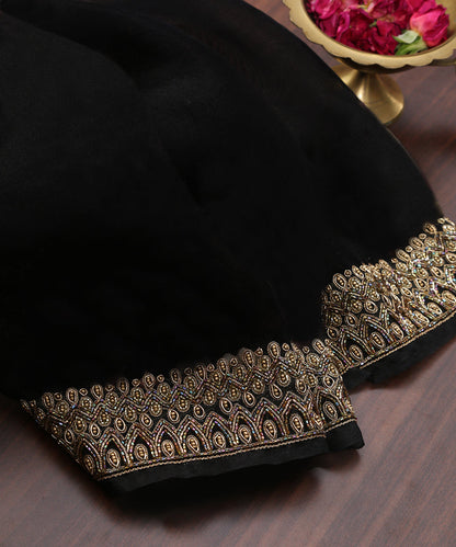 Black_Handloom_Pure_Organza_Dupatta_With_Hand_Embroidered_Katdhan_Border_WeaverStory_01