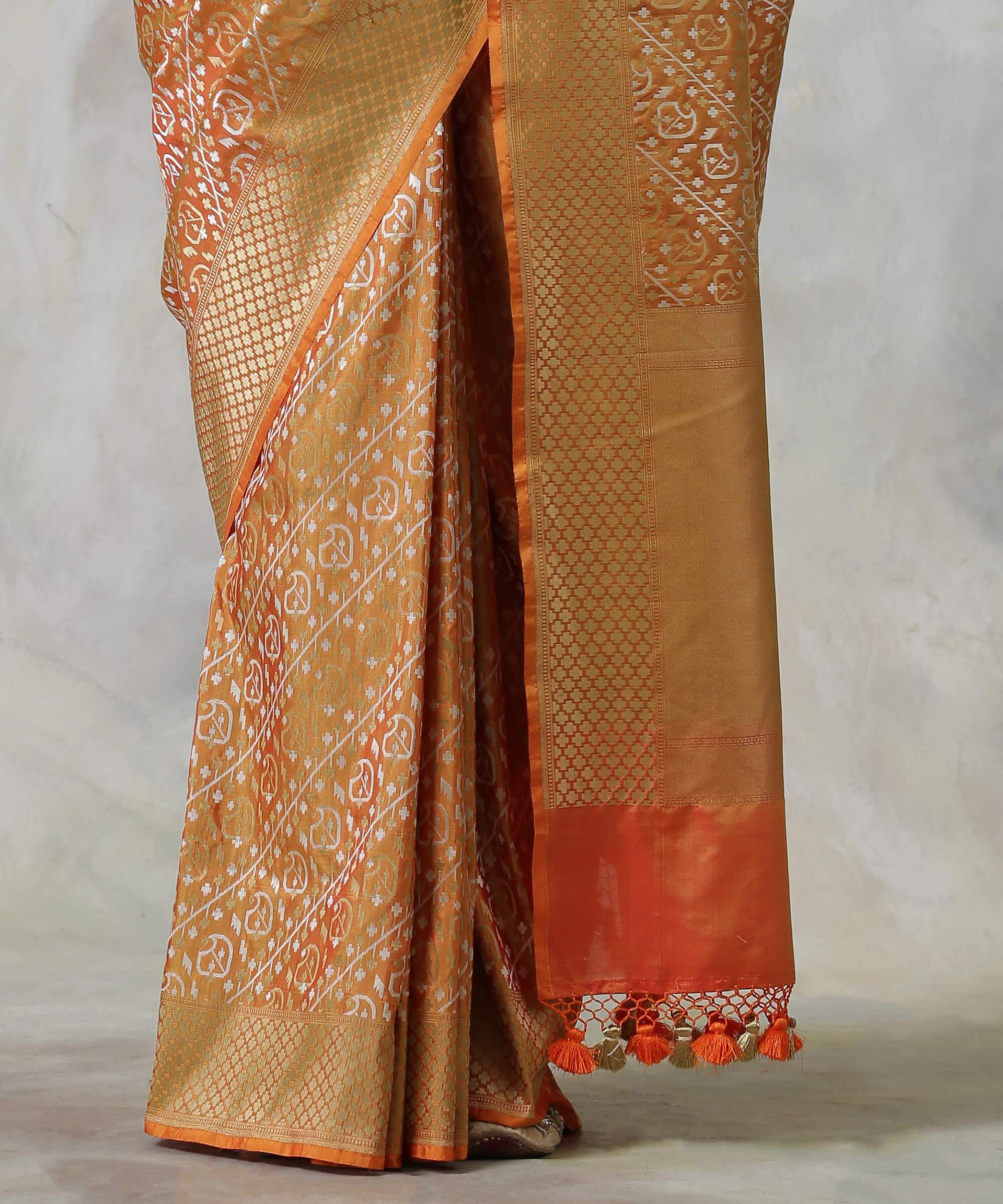Mustard_and_Orange_Handloom_Banarasi_Katan_Silk_Saree_with_Paisleys_WeaverStory_04