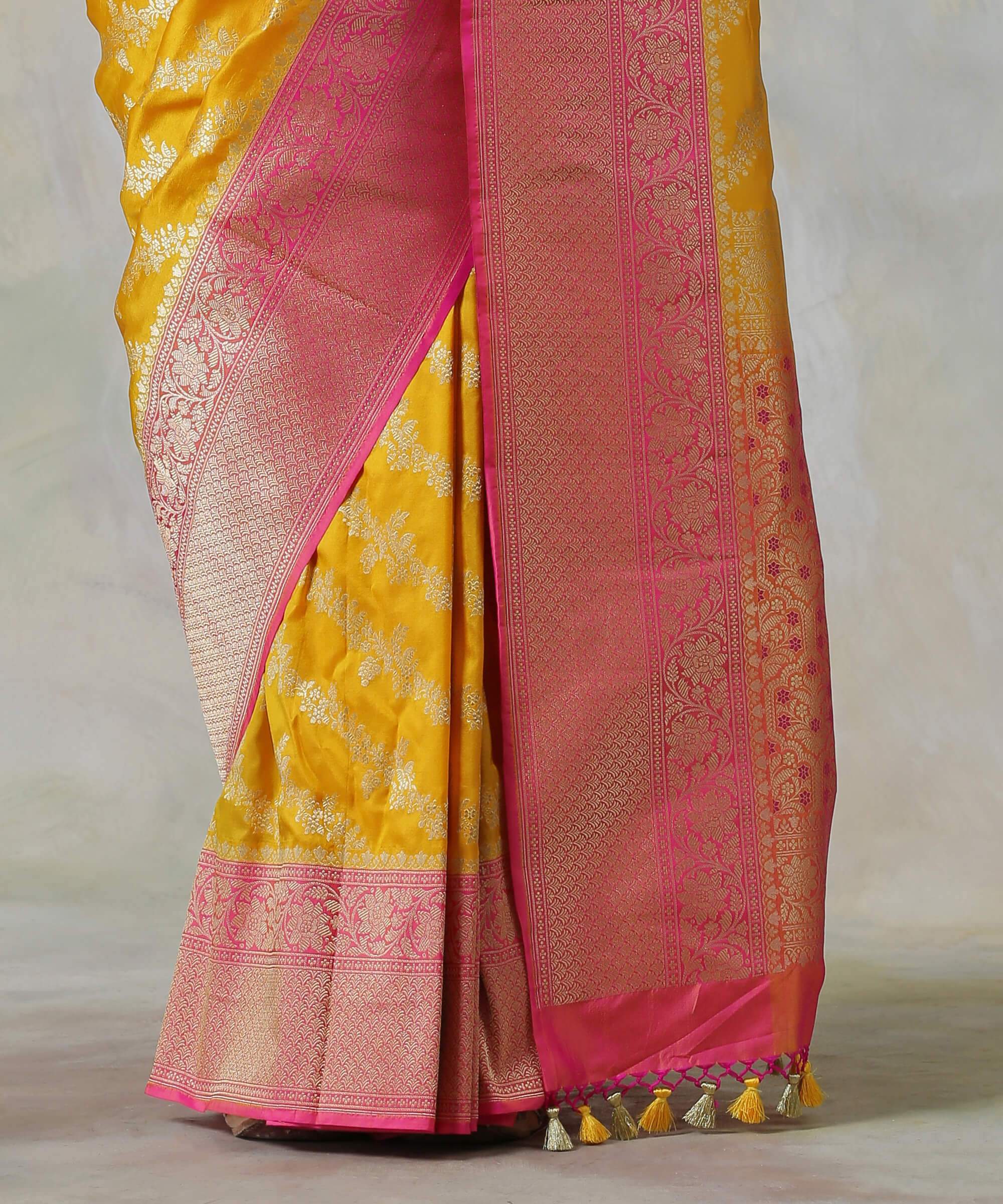 Mustard_Handloom_Banarasi_Katan_Silk_Saree_with_Floral_Jaal_and_Pink_Border_WeaverStory_04