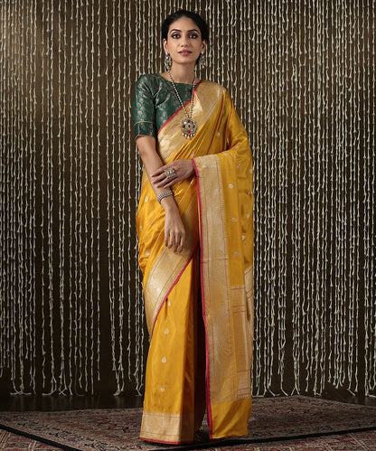 Mustard_Handloom_Kadhwa_Banarasi_Saree_With_Red_Selvedge_and_Booti_Design_WeaverStory_02