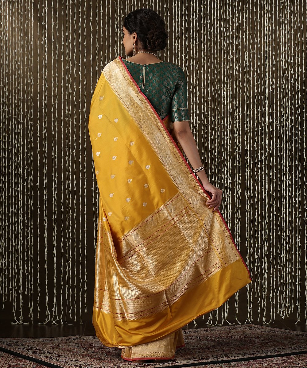 Mustard_Handloom_Kadhwa_Banarasi_Saree_With_Red_Selvedge_and_Booti_Design_WeaverStory_03