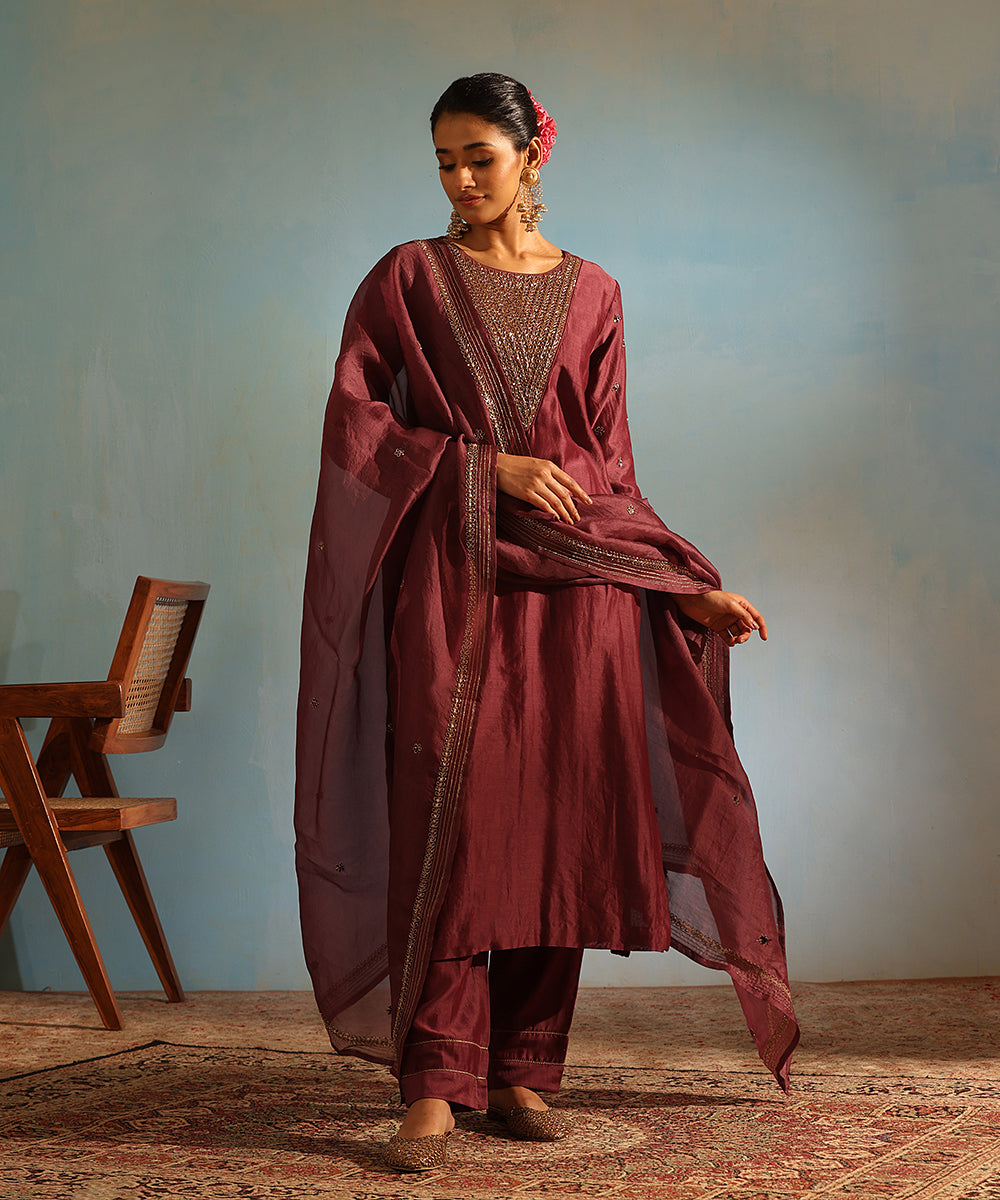 Handloom_Wine_Chanderi_Silk_Kurta_With_Pants_And_Organza_Dupatta_WeaverStory_01