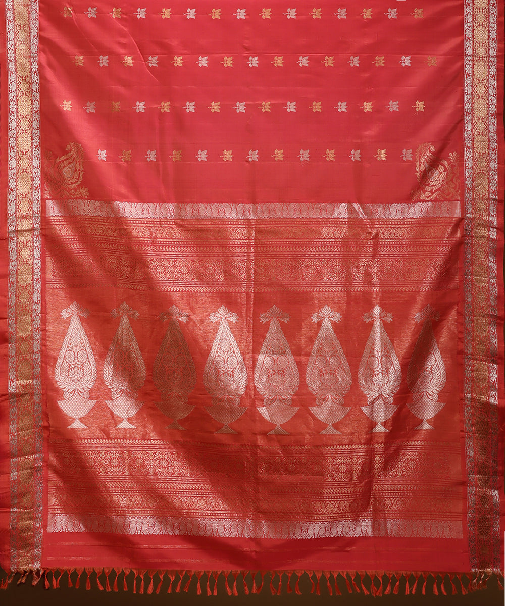 Pink_Dual_Tone_Pure_Mulberry_Silk_Saree_With_Lotus_Flower_Motifs_And_Konia_Woven_In_Gold_And_Silver_Zari_WeaverStory_05