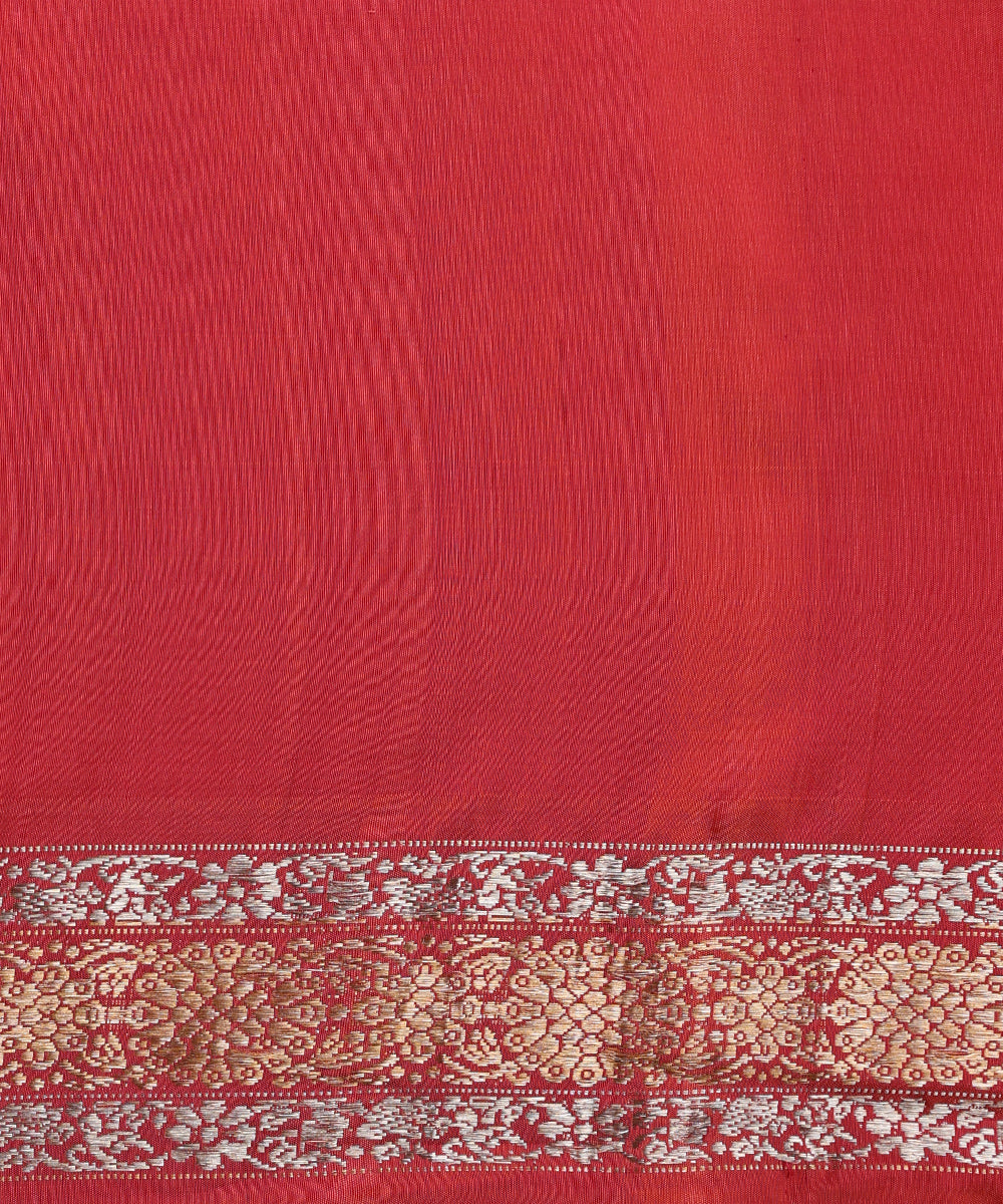 Pink_Dual_Tone_Pure_Mulberry_Silk_Saree_With_Lotus_Flower_Motifs_And_Konia_Woven_In_Gold_And_Silver_Zari_WeaverStory_06