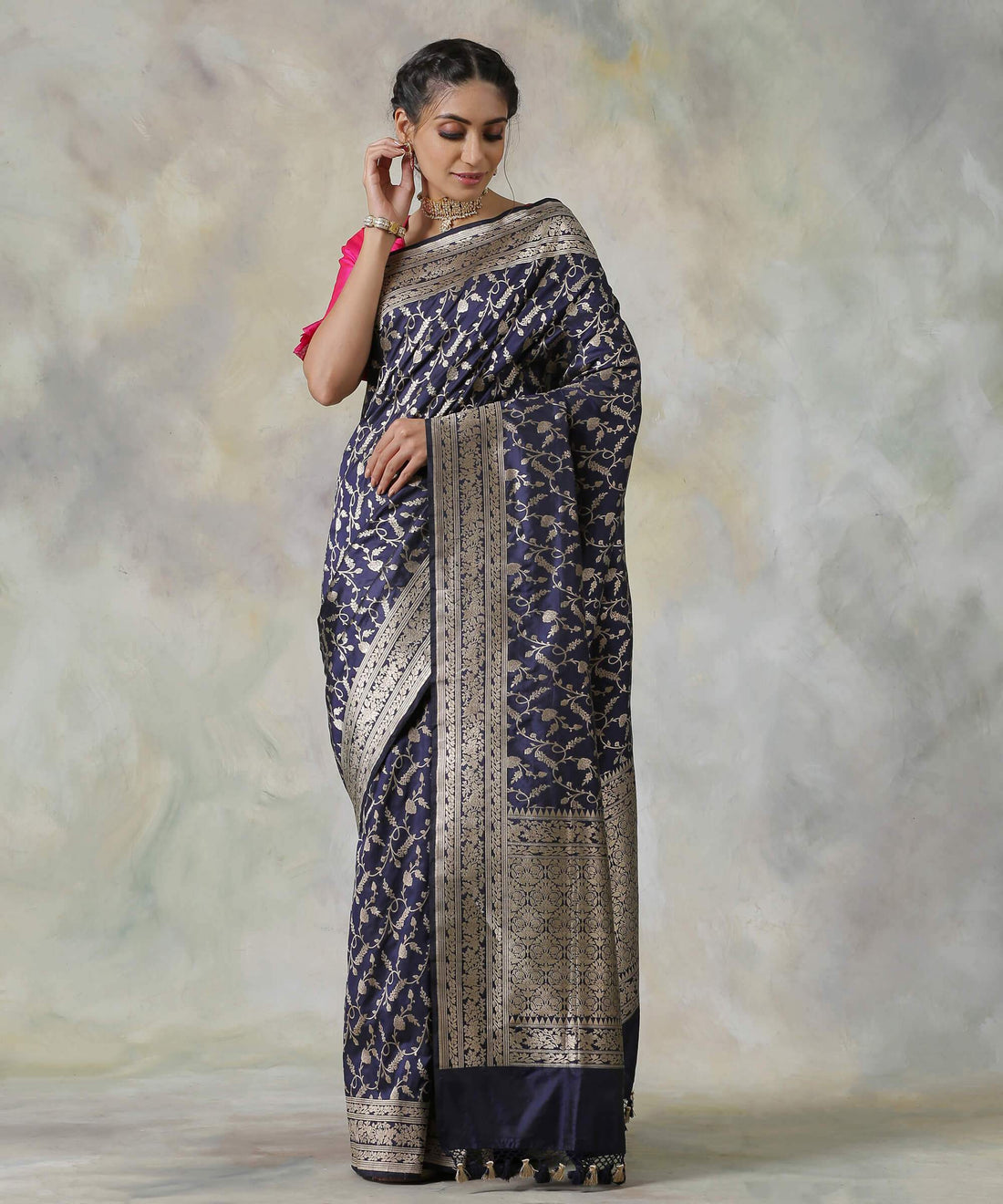 Navy_Blue_Handloom_Banarasi_Katan_Silk_Saree_with_Floral_Jangla_Weave_WeaverStory_02