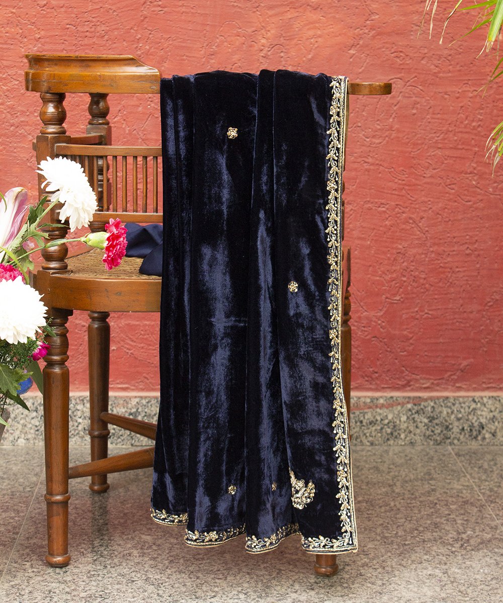 Handloom_Navy_Blue_Makhmal_Velvet_Dupatta_with_Zardozi_Hand_Embroidery_WeaverStory_01
