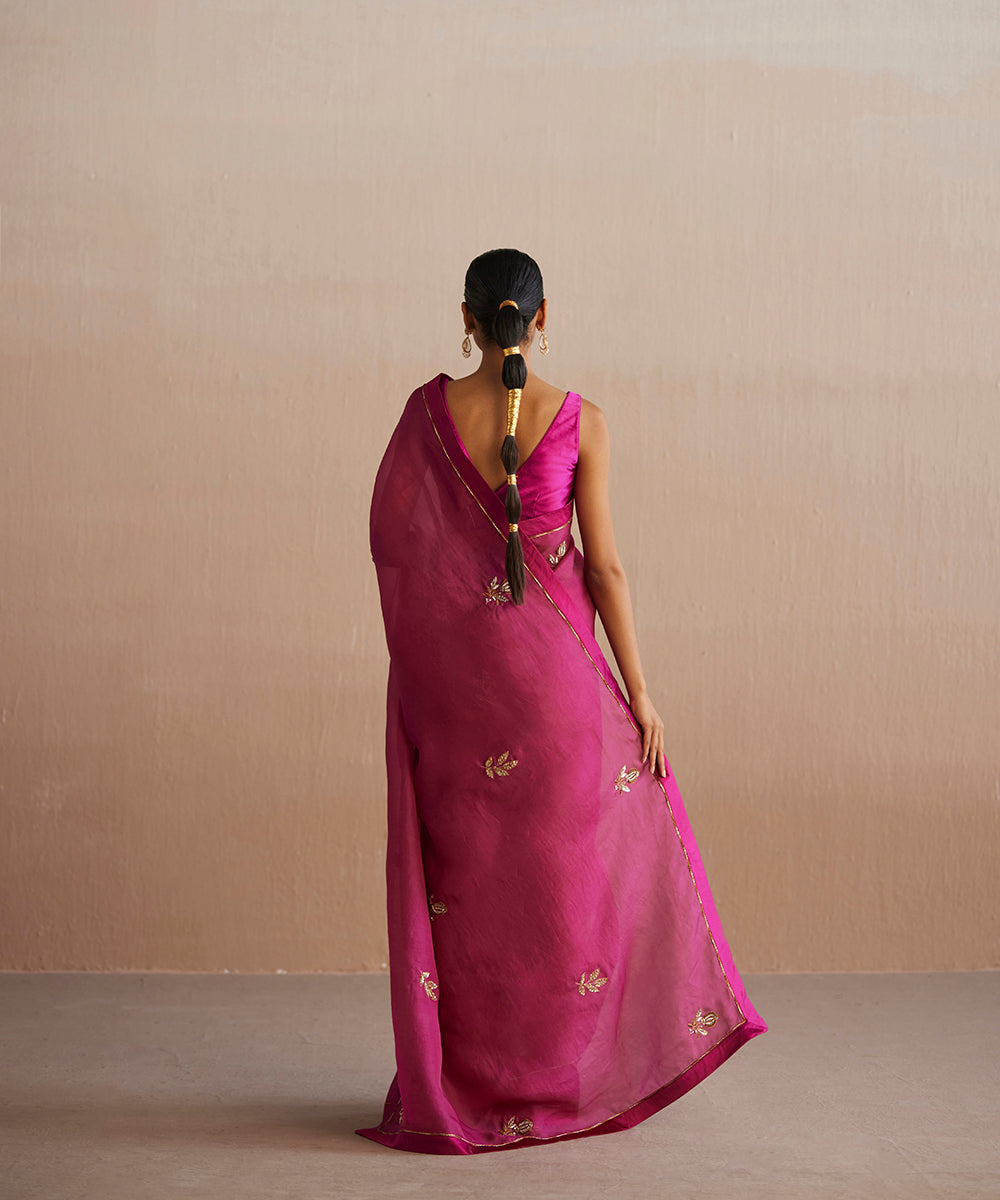 Handloom_Magenta_Organza_Saree_With_Embroidered_Pomegrenate_And_Leaf_Motifs_WeaverStory_03