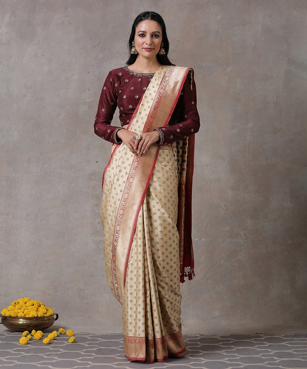 Offwhite_Handloom_Pure_Katan_Silk_Banarasi_Saree_With_Meenakari_Boota_and_Rust_Kadhiyal_Border_WeaverStory_01