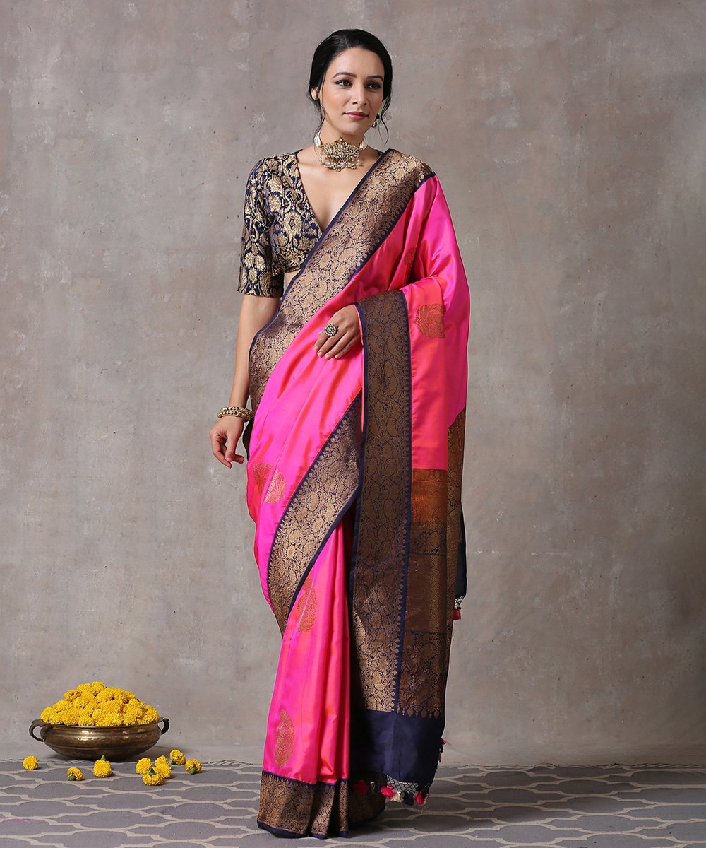 Orange_And_Pink_Handloom_Pure_Katan_Silk_Banarasi_Saree_with_Paisley_Boota_With_Ektara_Blue_Border_WeaverStory_01