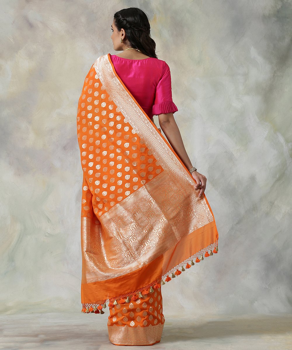 Orange_Handloom_Banarasi_Saree_With_All_Over_Floral_Booti_WeaverStory_03