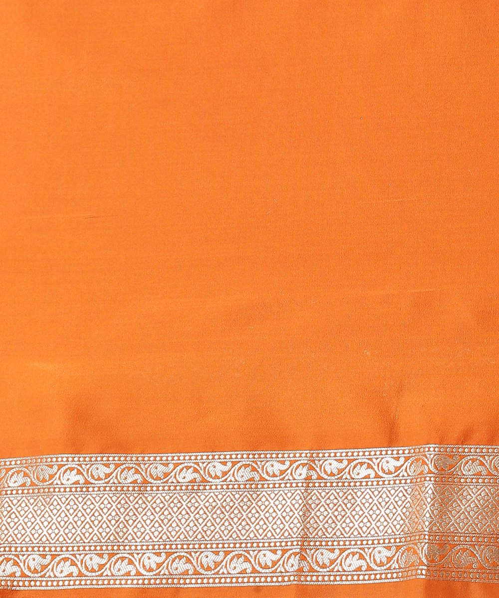 Orange_Handloom_Banarasi_Saree_With_All_Over_Floral_Booti_WeaverStory_05