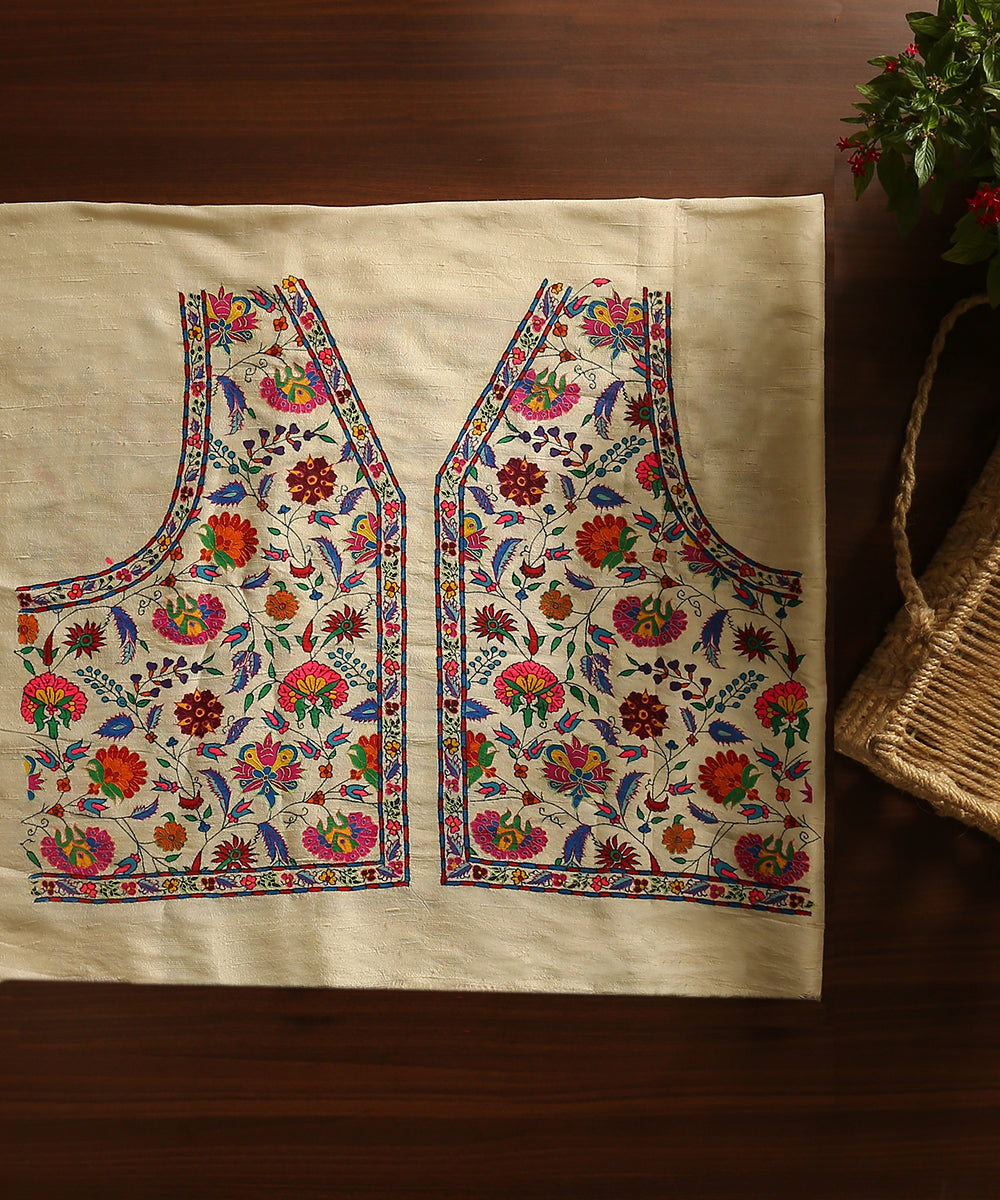 White_Raw_Silk_Hand_Embroidered_Blouse_Fabric_With_Kalamkari_And_Sozni_Kari_WeaverStory_01