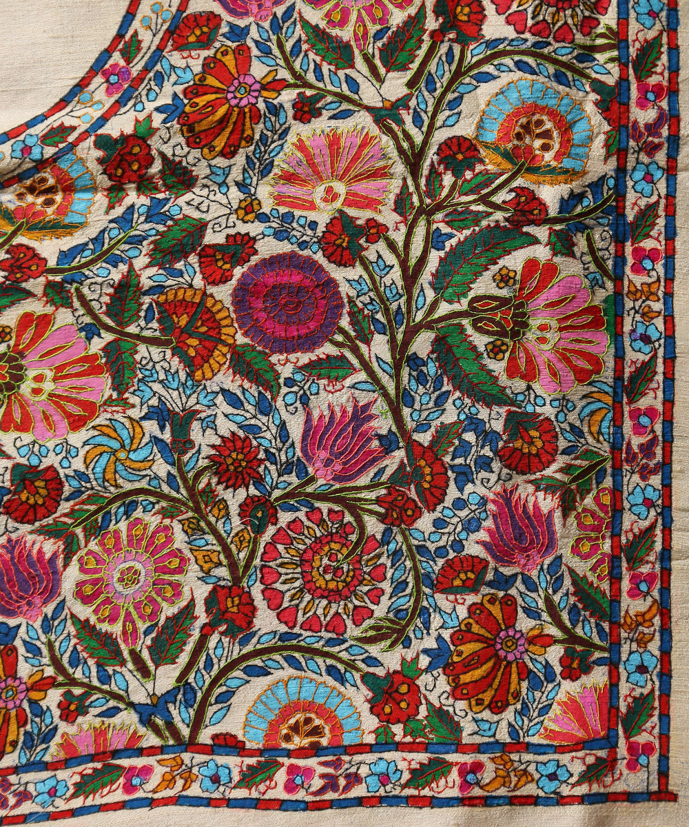 Ivory_Raw_Silk_Colorful_Blouse_Fabric_With_Kalamkari_And_Sozni_Kari_WeaverStory_04