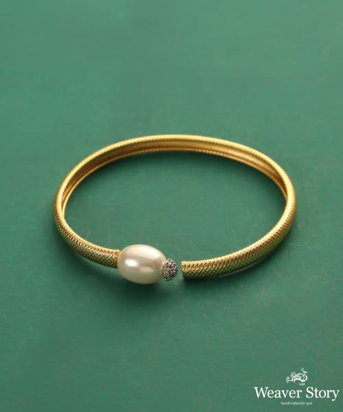 Alaya_Handcrafted_Bangle_With_Pearl_And_Stones_WeaverStory_02