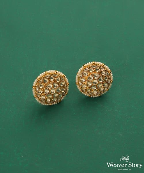 Aima_Handcrafted_Earrings_With_Pearls_And_Kundan_WeaverStory_02