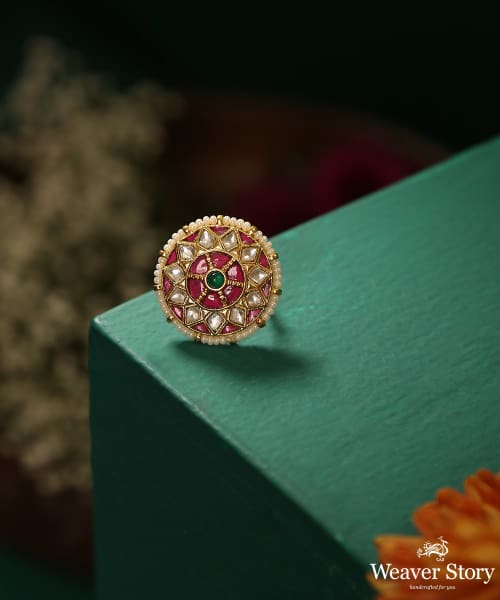 Minsa_Handcrafted_Ring_With_Kundan_and_Pearls_WeaverStory_01