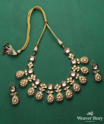 Alayna_Handcrafted_Necklace_Sets_With_Kundan_WeaverStory_02