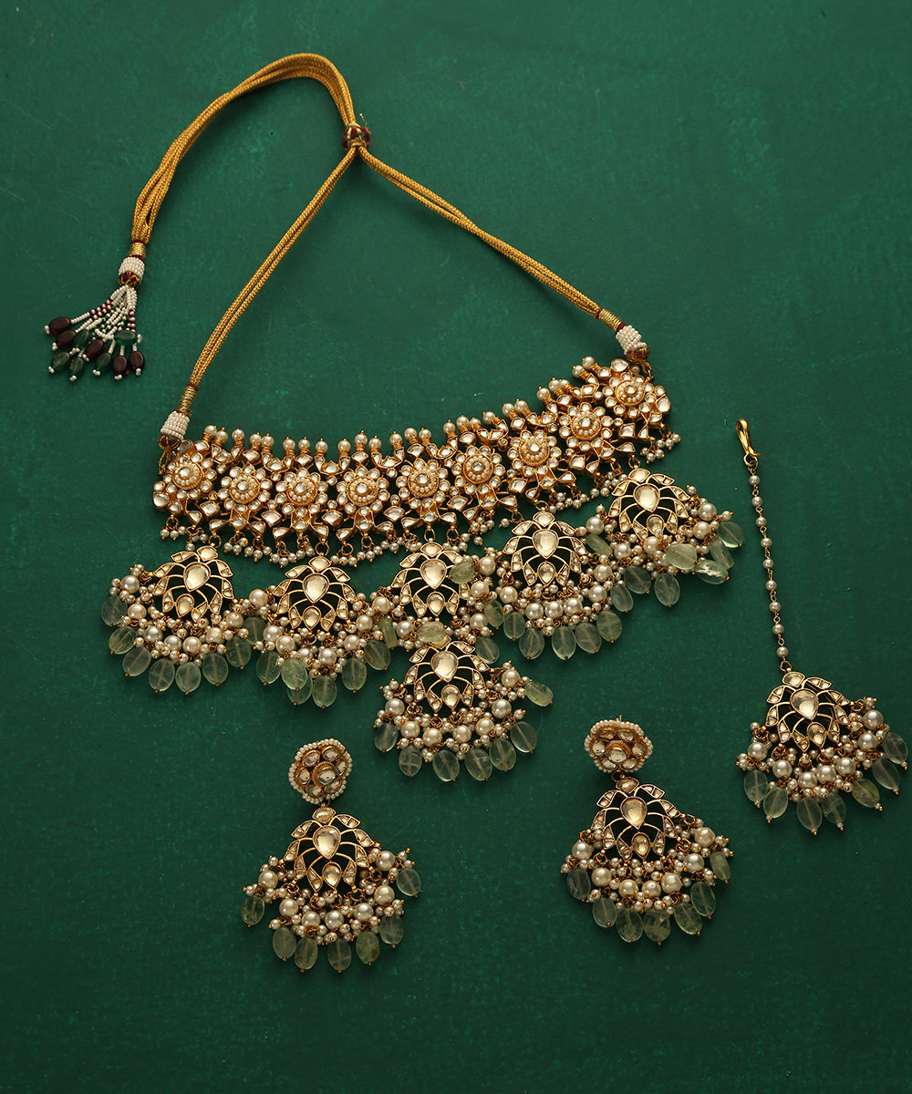 Izna_Handcrafted_Necklace_Sets_With_Melons,_Kudan_And_Pearls_WeaverStory_02