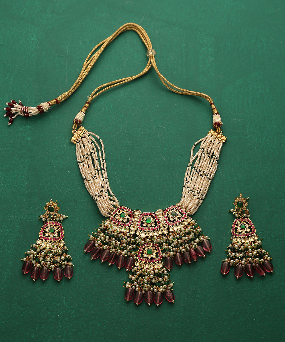 Ifza_Handcrafted_Necklace_Sets_With_Melons,_Kudan_And_Pearls_WeaverStory_02