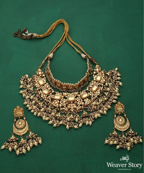 Aishal_Handcrafted_Necklace_Sets_With_Melons,_Kudan_And_Stones_WeaverStory_03