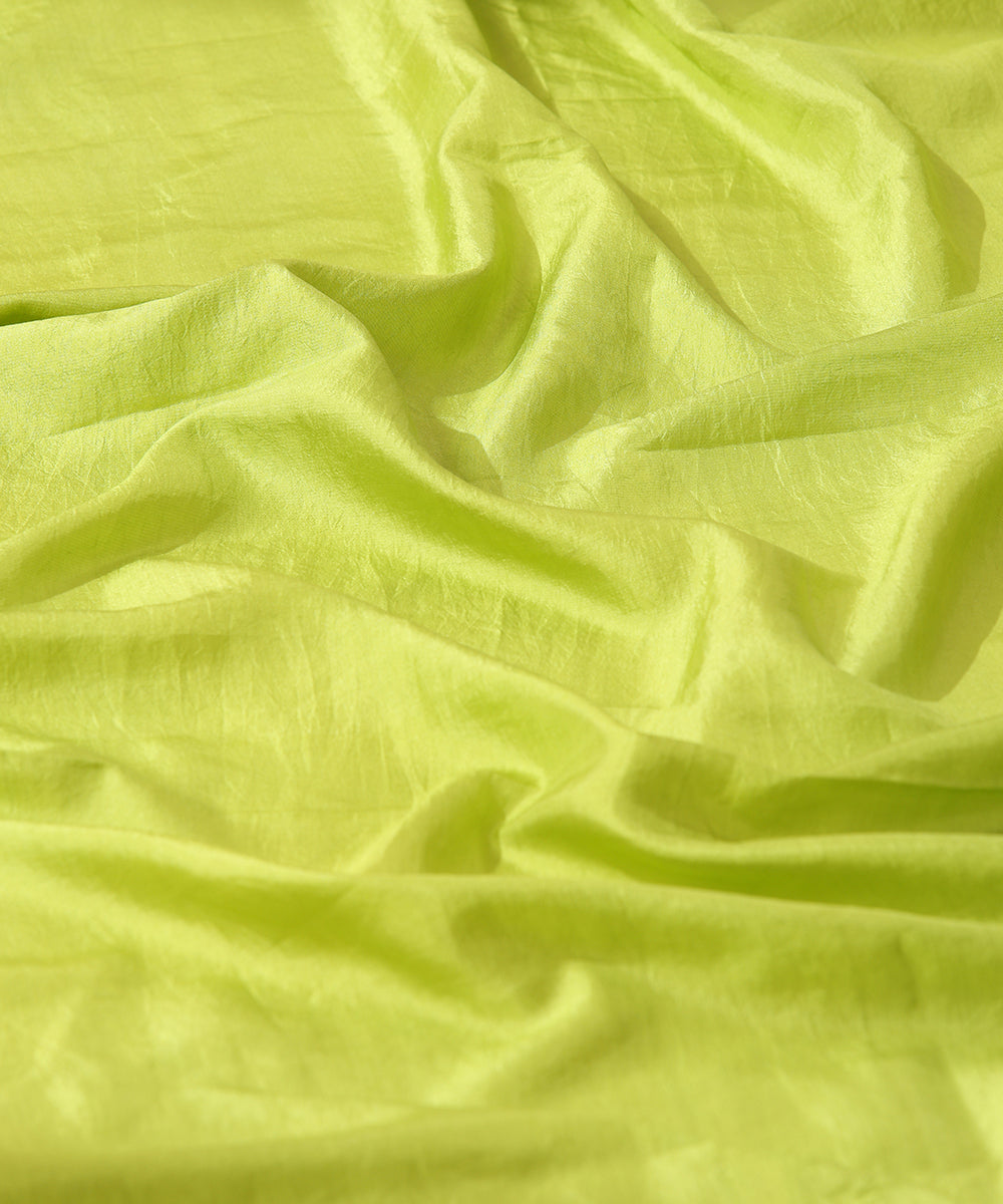 Lime_Green_Pure_Silk_Saree_With_Satin_Edges_WeaverStory_04