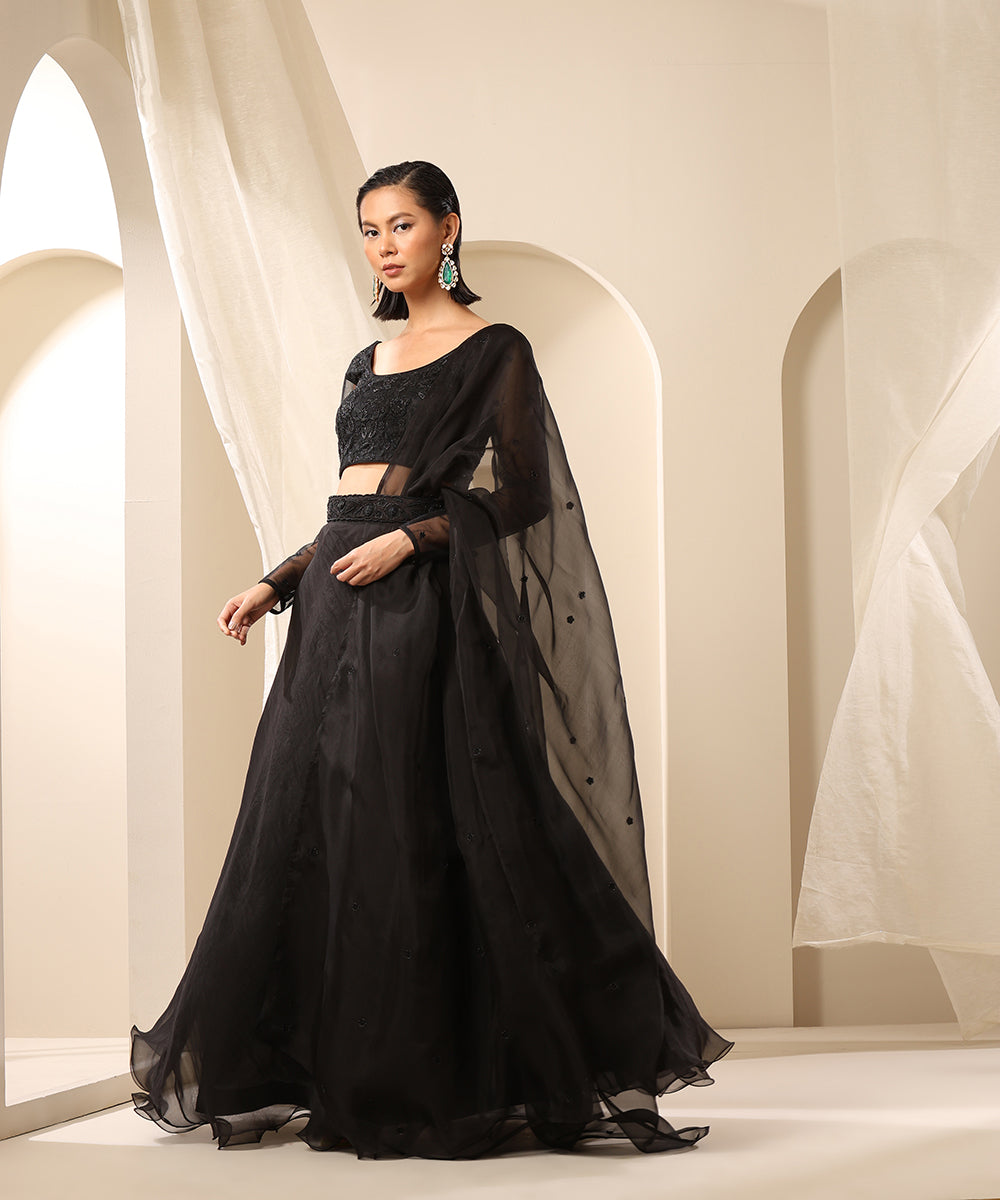Black_Organza_Skirt_With_Embroidered_Blouse_And_Dupatta_Paired_With_Belt_WeaverStory_02