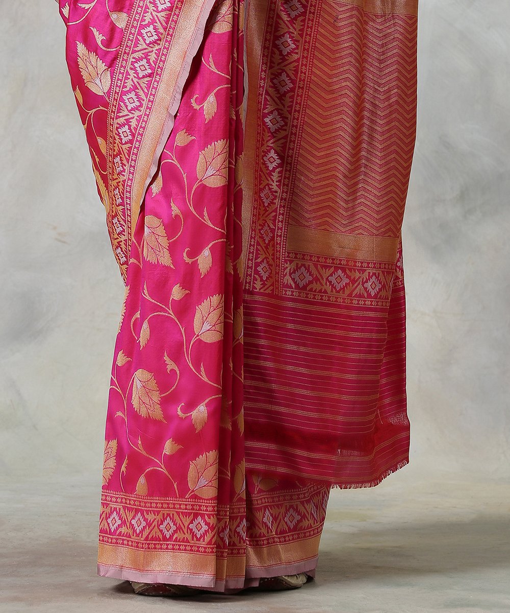 Pink_Pure_Katan_Silk_Handloom_Banarasi_Saree_with_Floral_Jaal_WeaverStory_04