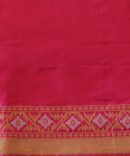 Pink_Pure_Katan_Silk_Handloom_Banarasi_Saree_with_Floral_Jaal_WeaverStory_05