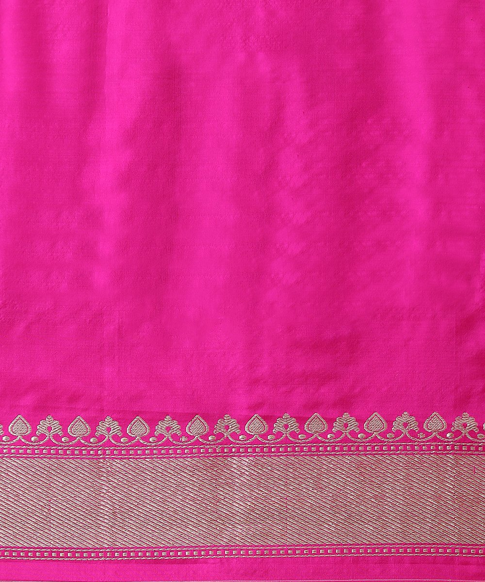 Pink_Handloom_Pure_Katan_Silk_Banarasi_Saree_with_Kadhwa_Jaal_and_Big_Polka_Dots_WeaverStory_05