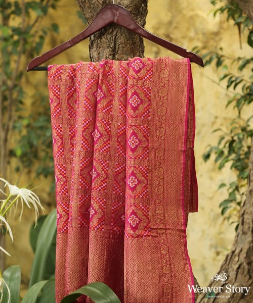 Pink_Handloom_Georgette_Bandhej_Banarasi_Dupatta_WeaverStory_01