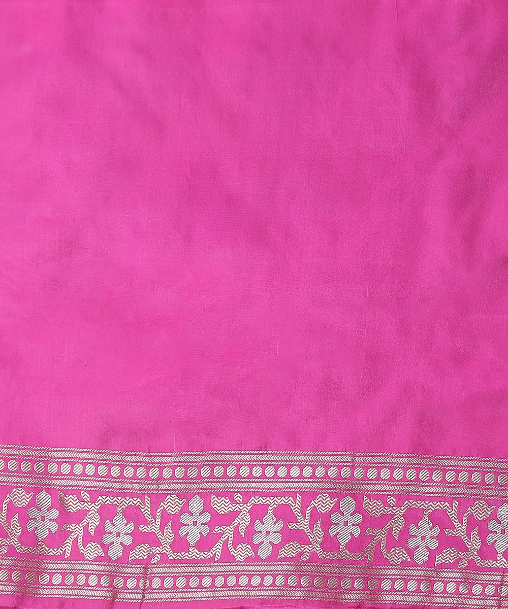 Pink_Handloom_Pure_Katan_Silk_Kadhwa_Banarasi_Saree_With_Gold_and_Silver_Zari_Big_Booti_WeaverStory_05